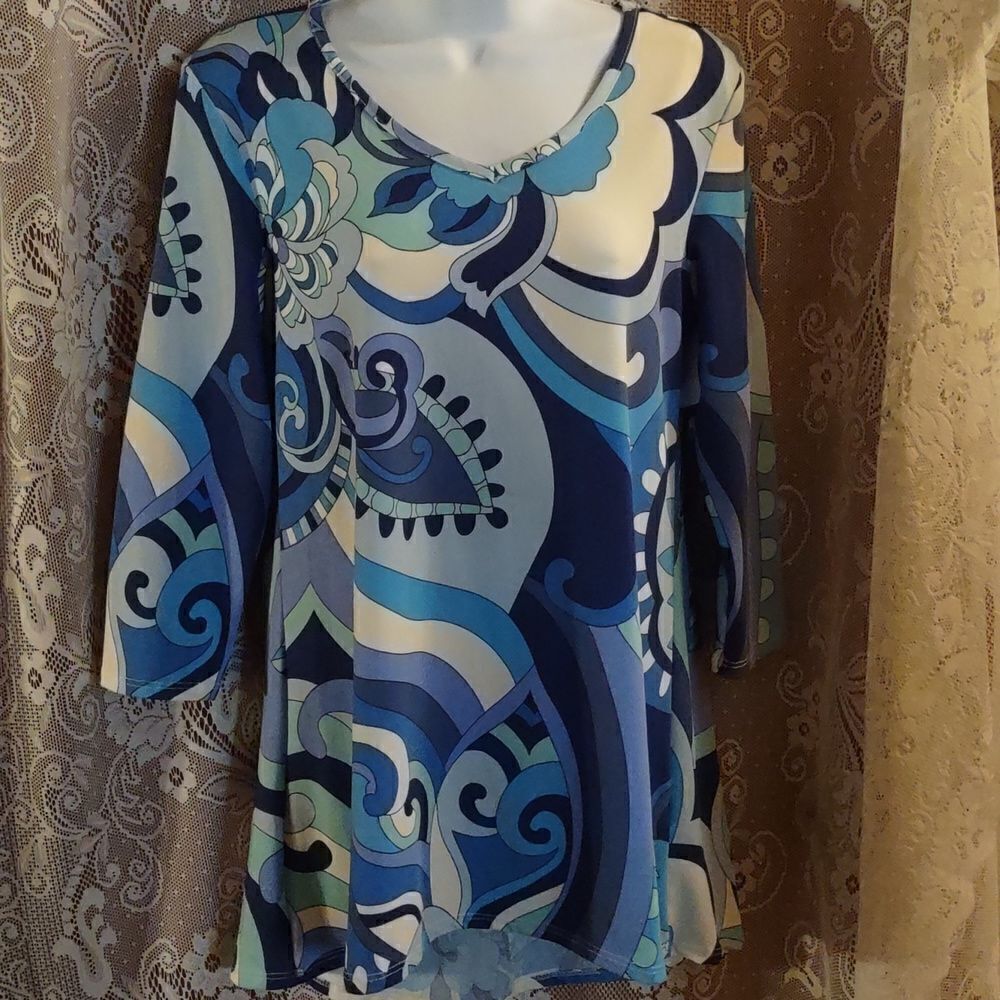 Thyme and‎ Honey Women's Sz S tunic Blue Green White Floral Geometric 3/4 Sleeve